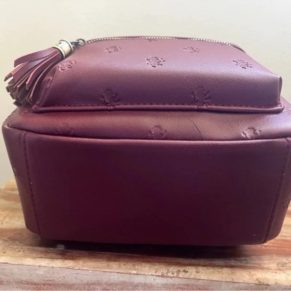 NEW IN BAG! Harry Potter Gryffindor Embossed Mini Backpack - Picture 5 of 14